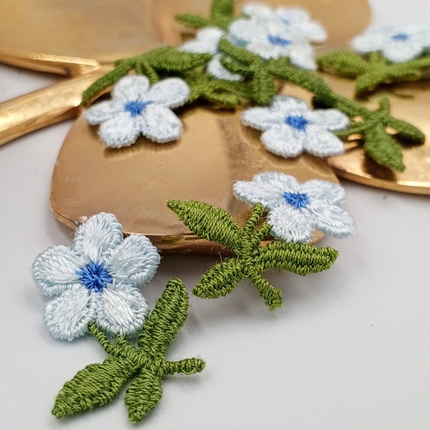 FLORAL VINTAGE appliques light blue flower Patches #235