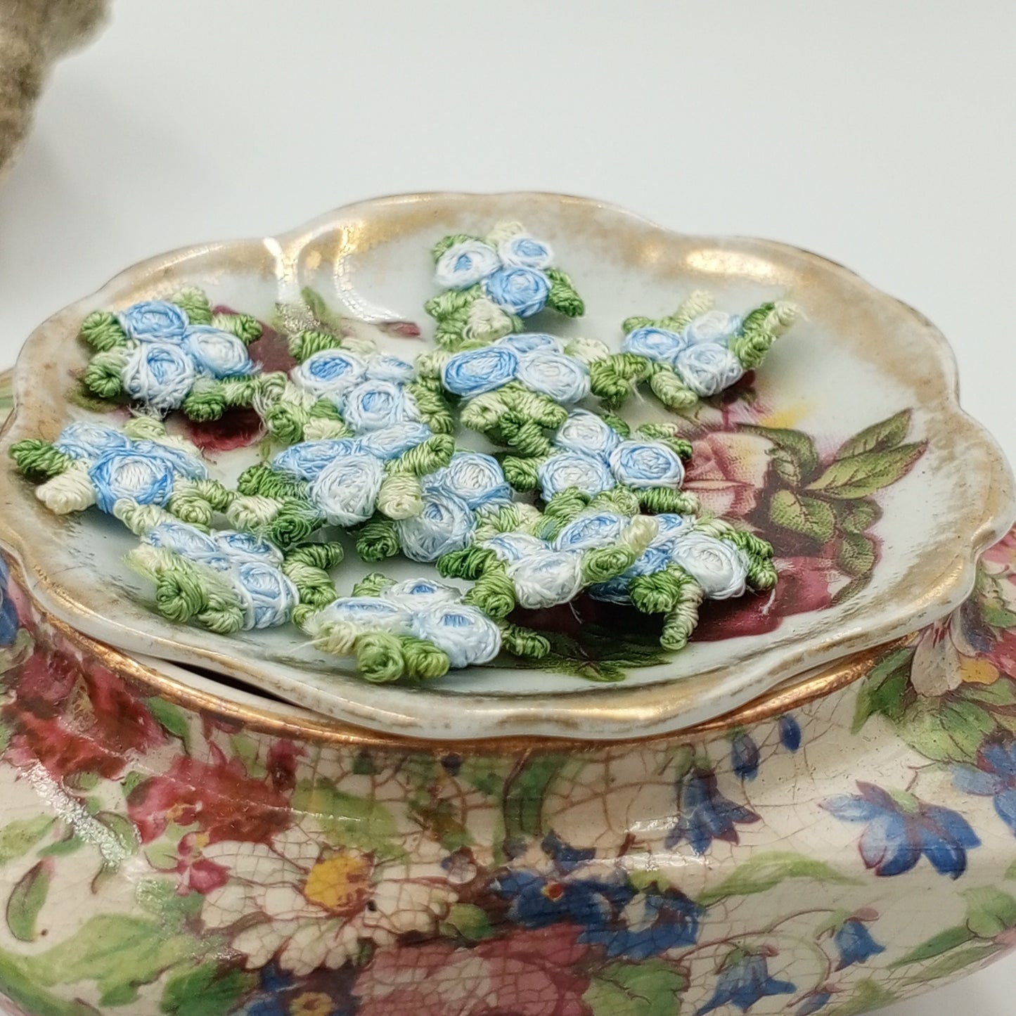 VINTAGE appliques cute white light blue flower embroidery Patches #311