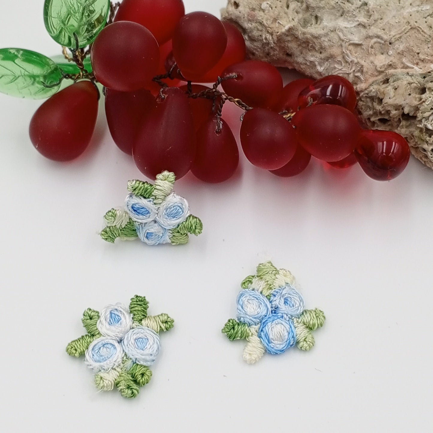 VINTAGE appliques cute white light blue flower embroidery Patches #311