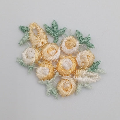 FLORAL VINTAGE appliques white green yellow flower Patches #297