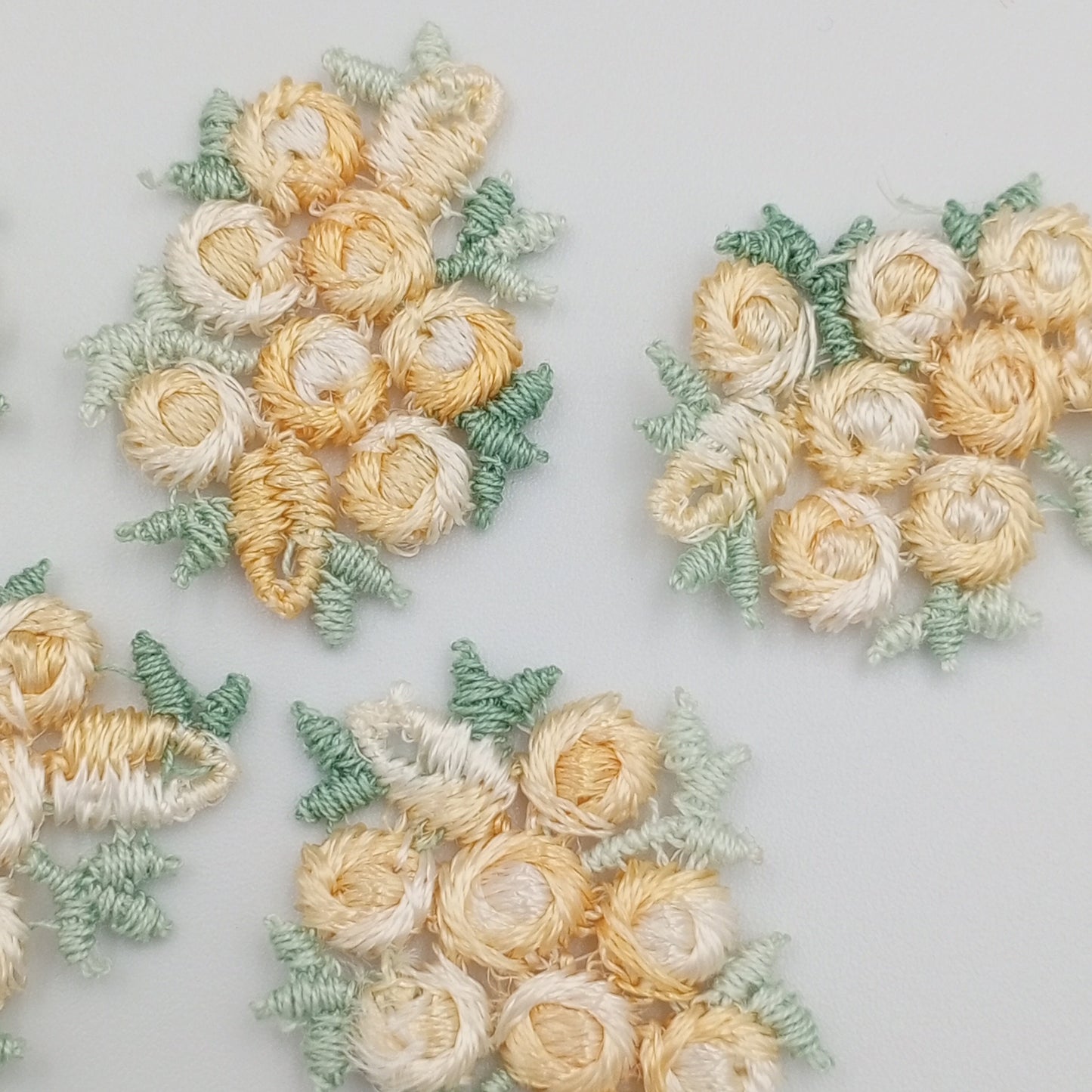 FLORAL VINTAGE appliques white green yellow flower Patches #297