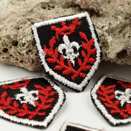 VINTAGE Badge Patches red white black shield Embroidered Appliques #709