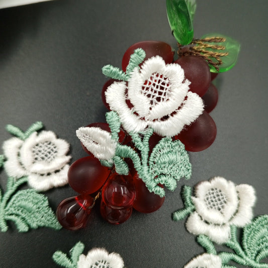 FLORAL VINTAGE applique White Flower Patches #254