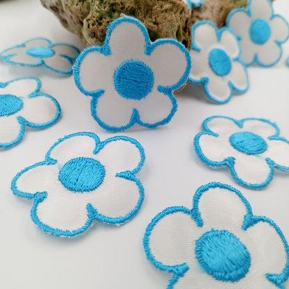 FLORAL VINTAGE applique turquoise white Flower Patches #264