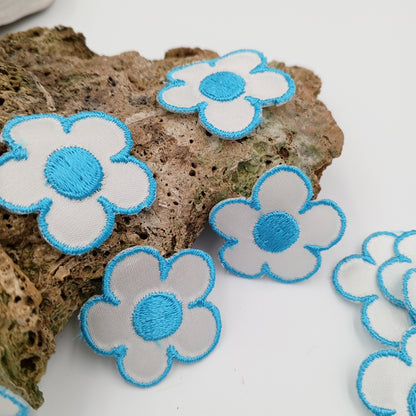 FLORAL VINTAGE applique turquoise white Flower Patches #264