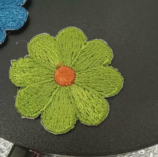 6 pieces FLORAL VINTAGE appliqués green blue yellow orange flower Patches #112