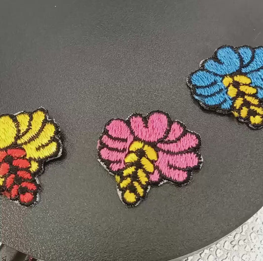 6 pieces FLORAL VINTAGE appliqués pink yellow black blue red flower Patches #109