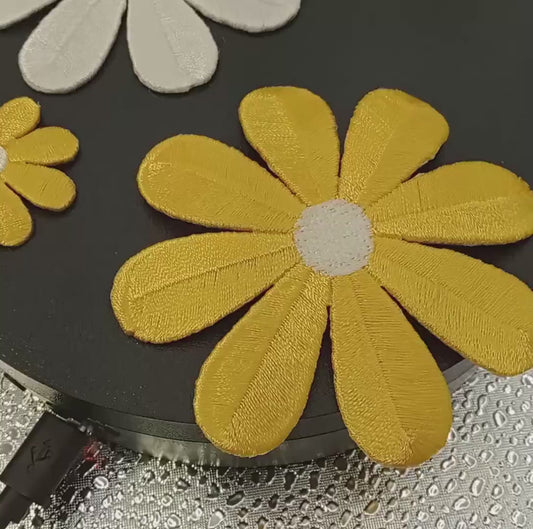 6 pieces FLORAL VINTAGE appliqués white yellow flower Patches #113