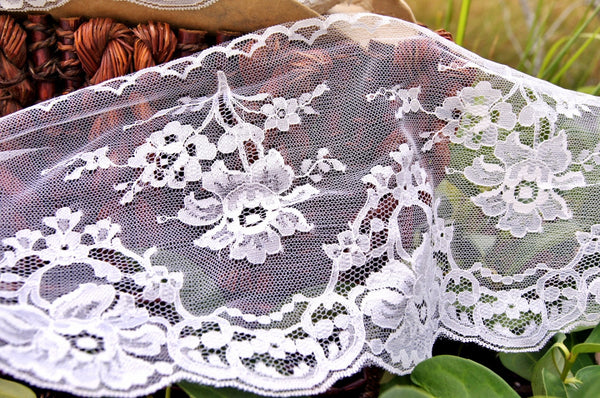 White Edge Lace Trim - 3- (WT0300E04)