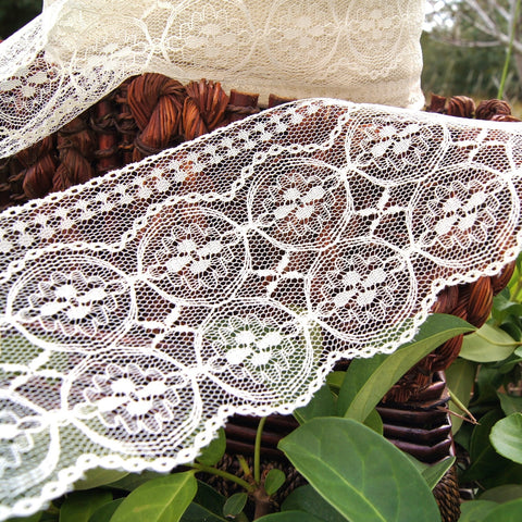 Cream Circle Medallion Scalloped Lace Trim 4½