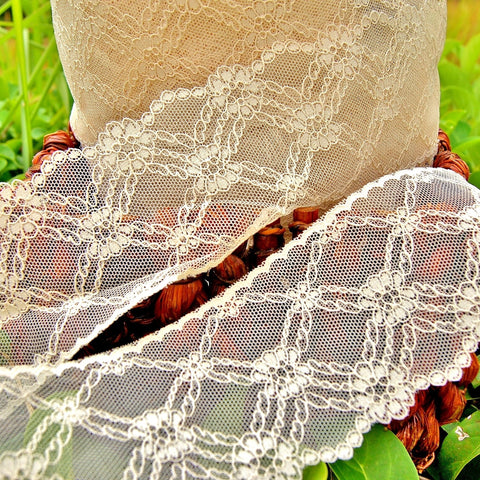 Beautiful Beige Criss Cross Diamond Vintage Lace