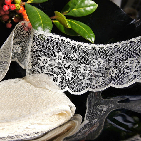 Soft Ivory Scalloped Floral Lace Trim
