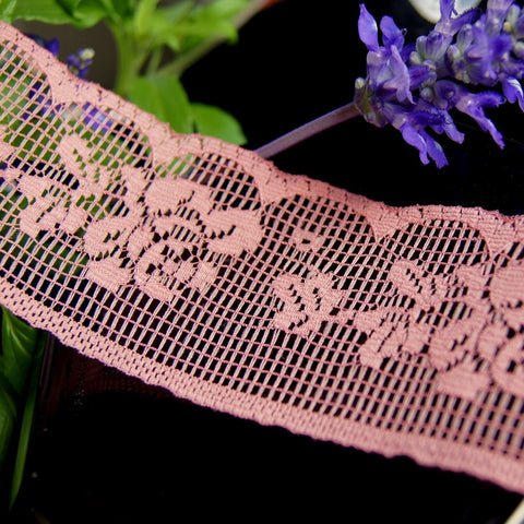 Mauve Pink Roses Scalloped Lace Trim