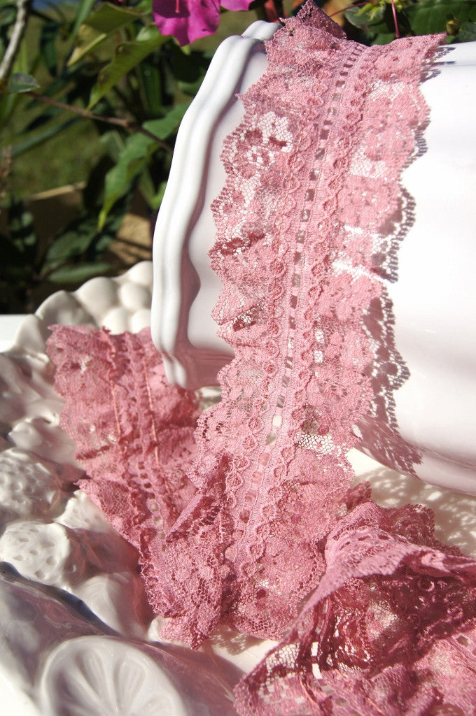 DUSTY ROSE FLORAL DOUBLE SIDED RUFFLE LACE TRIM