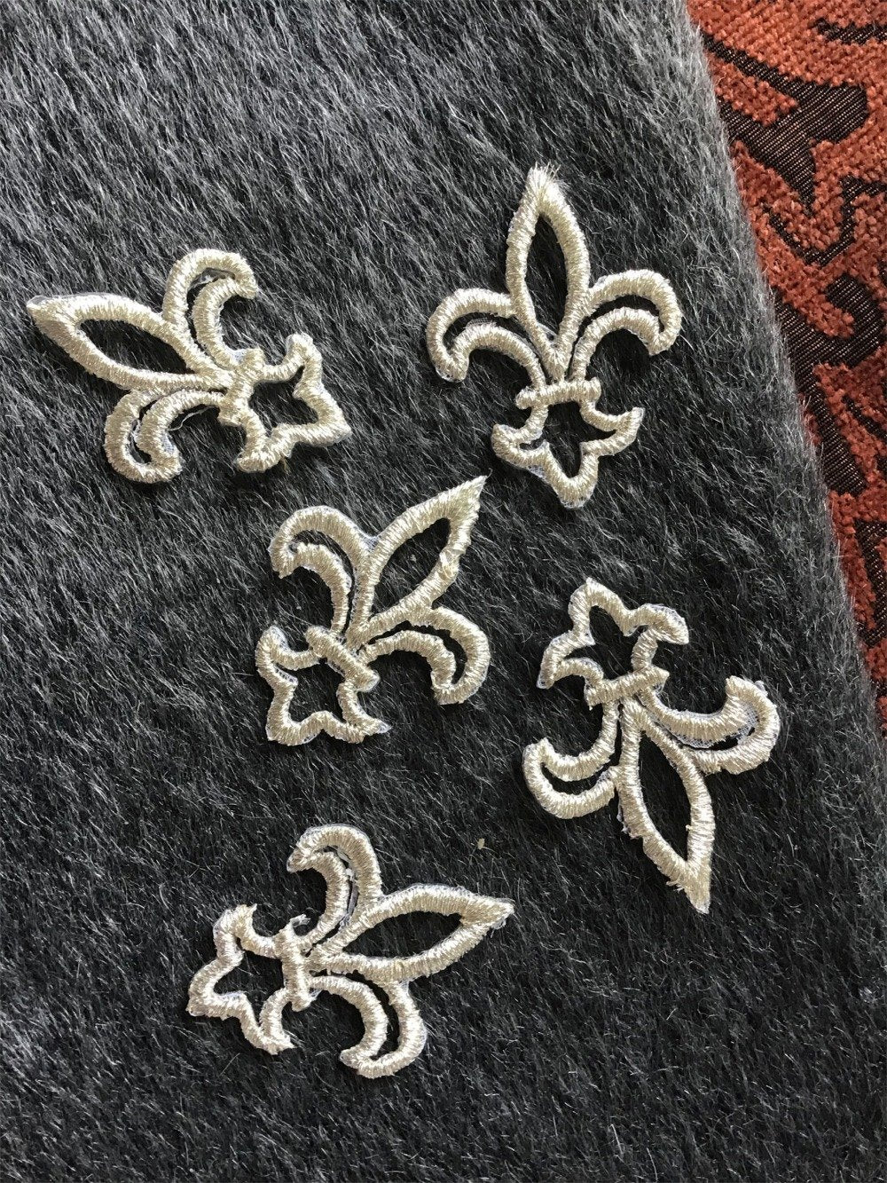 Metallic Silver Fleur-De-Lis Vintage Decorative Iron-on Embroidery Applique Patch #5088
